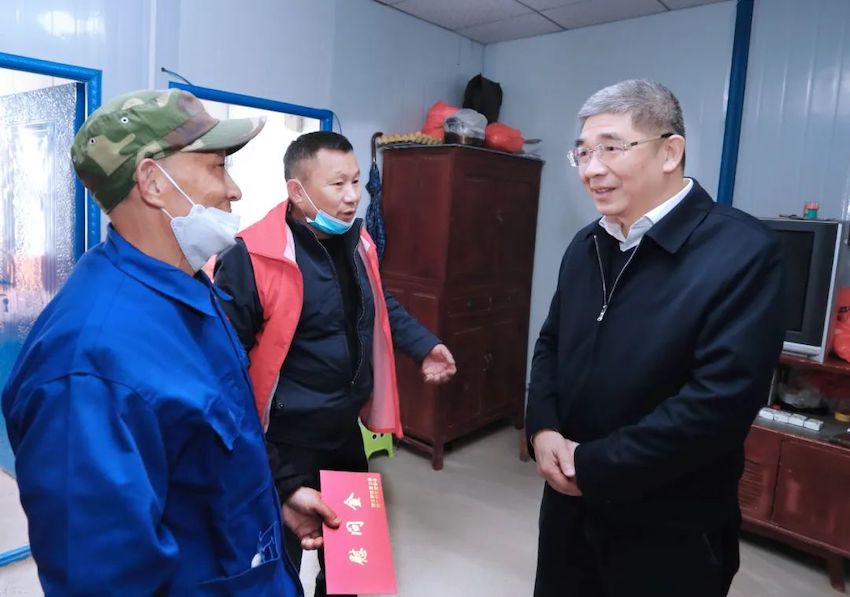 揭小健開(kāi)展新春走訪(fǎng)慰問(wèn).jpeg