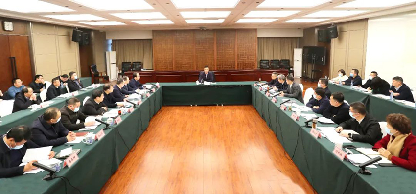 任珠峰在贛江新區主持召開(kāi)座談會(huì )-1.jpg