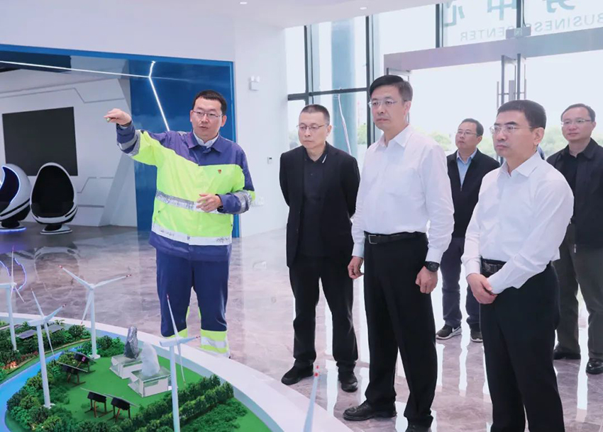 任珠峰在贛江新區調研-2.jpg