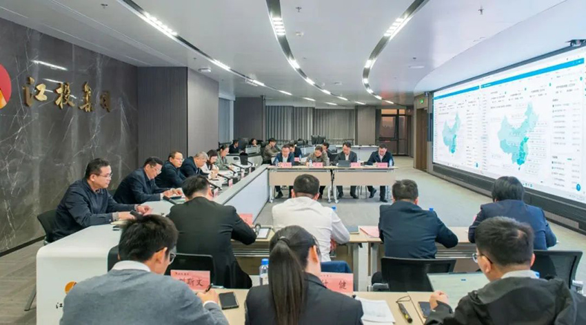 省國資委黨委委員、副主任余彤一行到集團公司調研經(jīng)濟運行工作.jpg