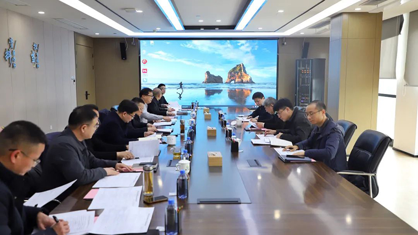 揭小健在贛江控股集團主持召開(kāi)巡視整改部署會(huì ).jpg